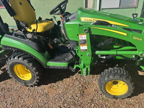 Image of John Deere 1025R equipment image 3