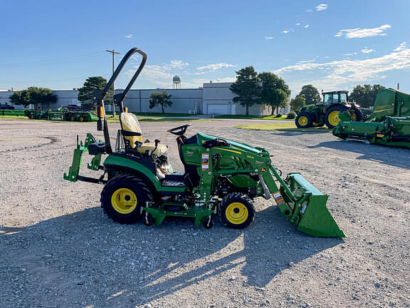 Image of John Deere 1025R equipment image 3