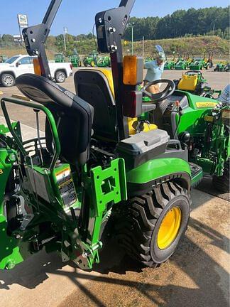 Image of John Deere 1025R equipment image 3