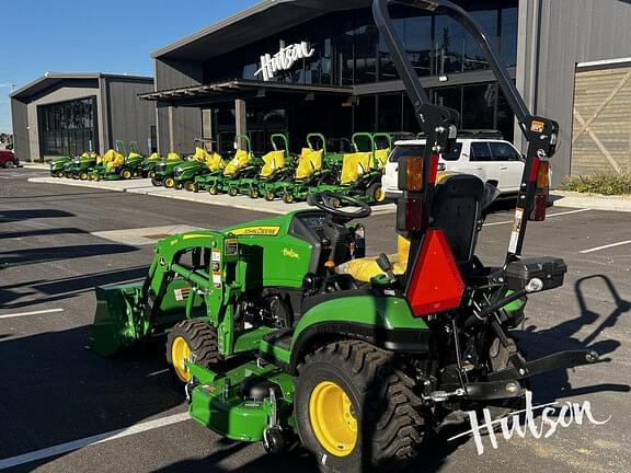 Image of John Deere 1025R equipment image 3