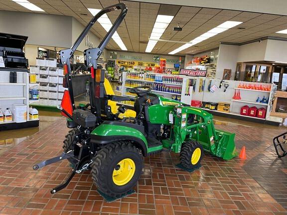 Image of John Deere 1025R equipment image 4