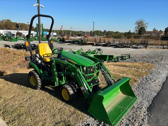 Image of John Deere 1025R equipment image 3