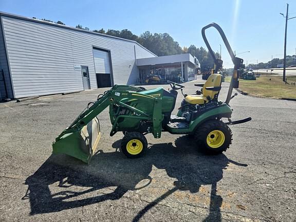 Image of John Deere 1025R equipment image 1