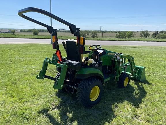 Image of John Deere 1025R equipment image 3