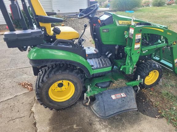 Image of John Deere 1025R equipment image 3