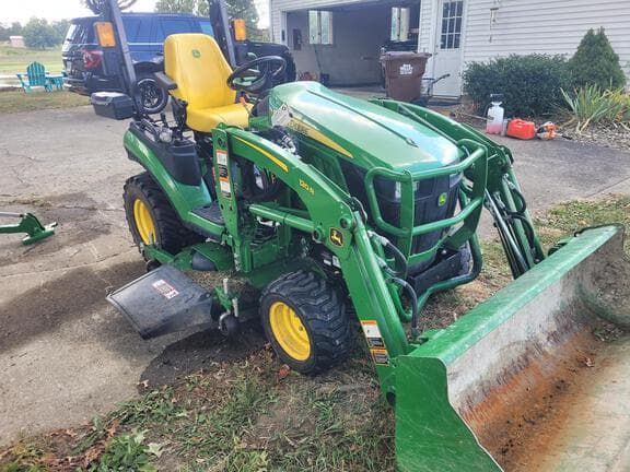 Image of John Deere 1025R equipment image 4