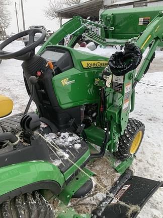 Image of John Deere 1025R equipment image 2