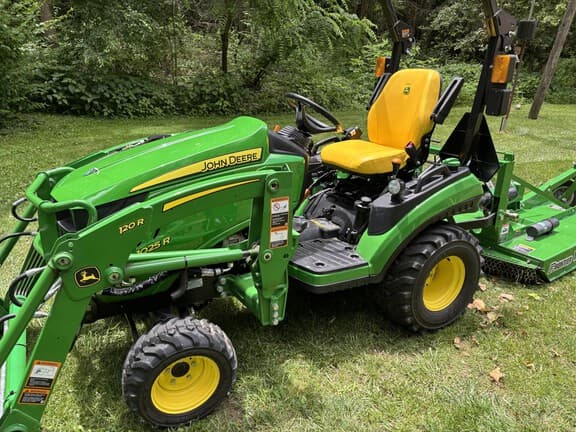 Image of John Deere 1025R equipment image 1