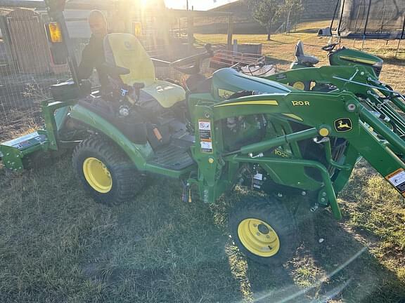 Image of John Deere 1025R equipment image 2