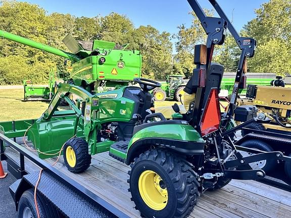 Image of John Deere 1025R equipment image 2