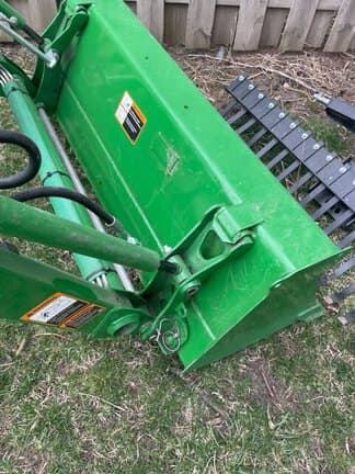 Image of John Deere 1025R equipment image 3