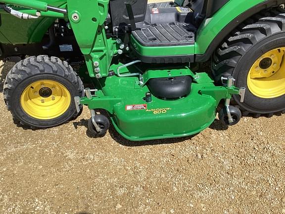 Image of John Deere 1025R equipment image 3