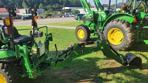 Image of John Deere 1025R equipment image 4