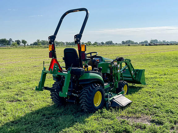 Image of John Deere 1025R equipment image 4