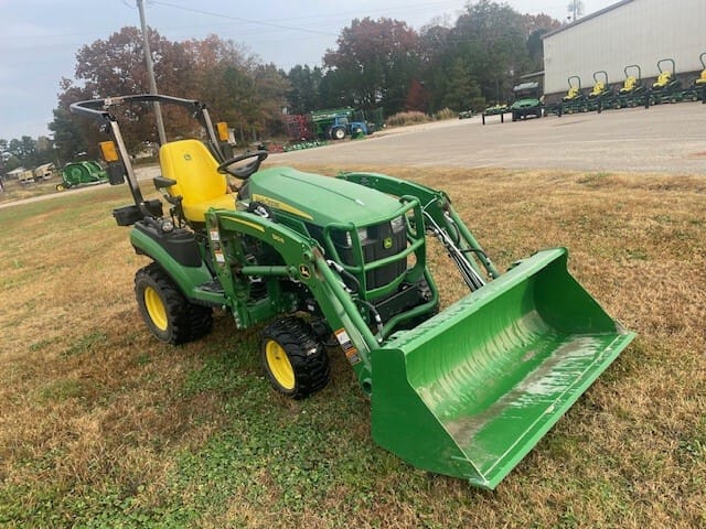 2023 John Deere 1025R Equipment Image0
