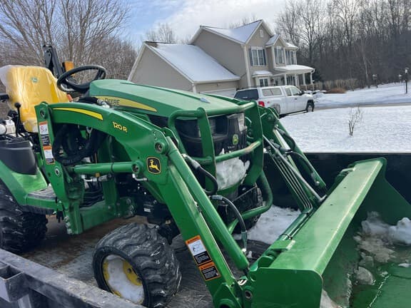 Image of John Deere 1025R equipment image 2