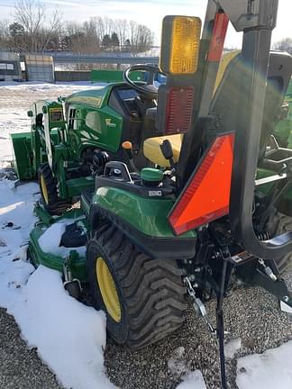 Image of John Deere 1025R equipment image 3