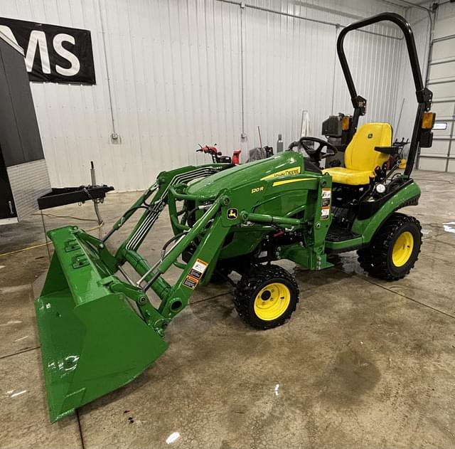 Image of John Deere 1025R equipment image 4