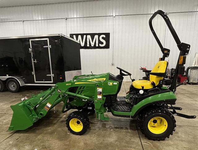 Image of John Deere 1025R equipment image 3