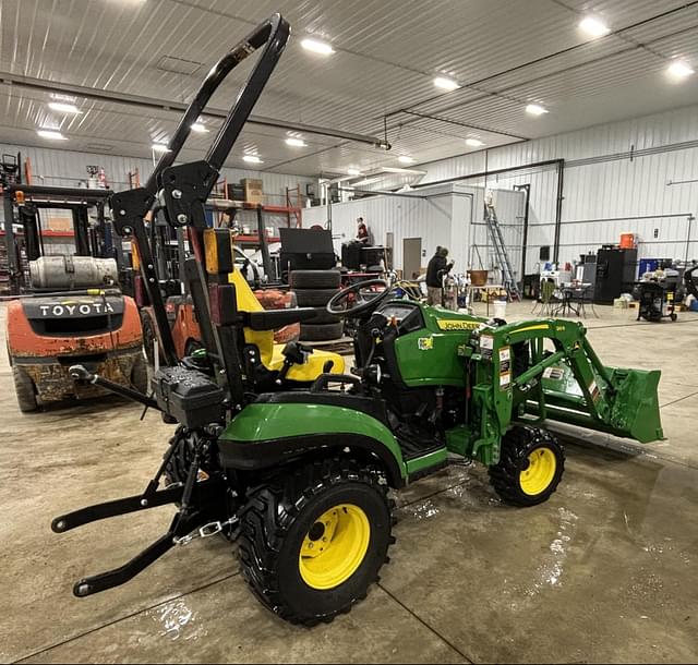 Image of John Deere 1025R equipment image 1