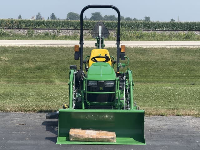 Image of John Deere 1025R equipment image 2