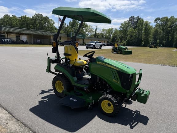 Image of John Deere 1025R equipment image 3