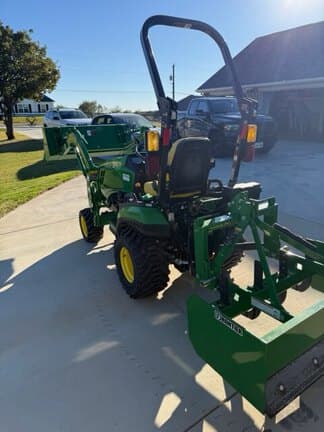 Image of John Deere 1025R equipment image 2