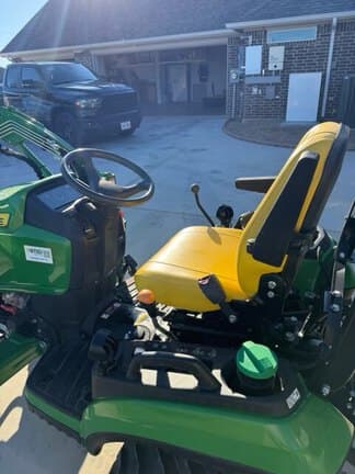 Image of John Deere 1025R equipment image 4