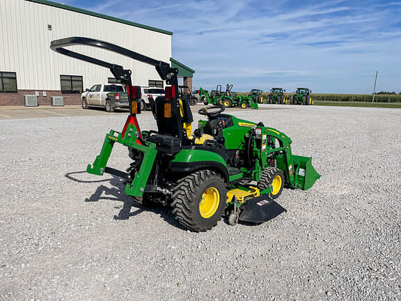 Image of John Deere 1025R equipment image 4