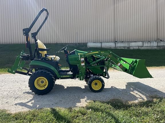 Image of John Deere 1025R equipment image 2