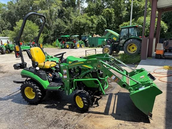 Image of John Deere 1025R equipment image 4