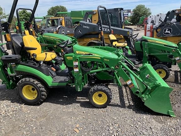 Image of John Deere 1025R equipment image 3