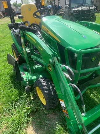 2023 John Deere 1025R Equipment Image0