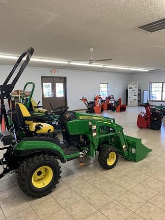 Image of John Deere 1025R equipment image 2