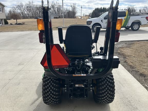 Image of John Deere 1025R equipment image 3