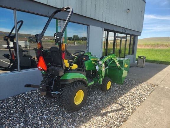 Image of John Deere 1025R equipment image 2
