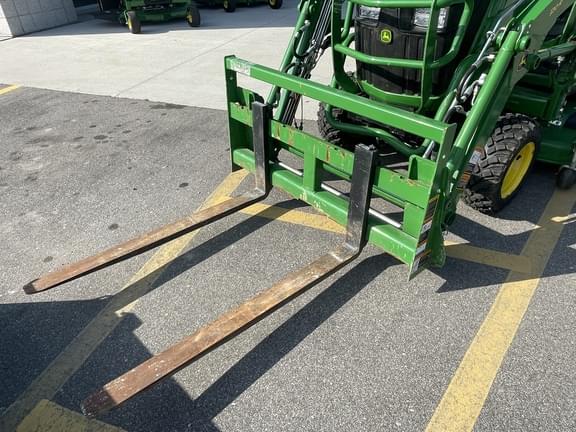 Image of John Deere 1025R equipment image 4