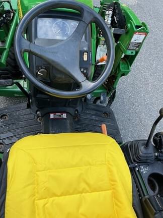 Image of John Deere 1025R equipment image 3