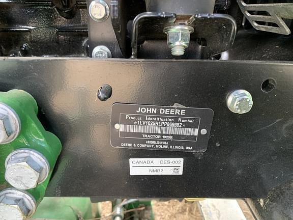 Image of John Deere 1025R equipment image 4