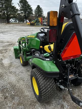 Image of John Deere 1025R equipment image 3