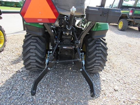 Image of John Deere 1025R equipment image 3