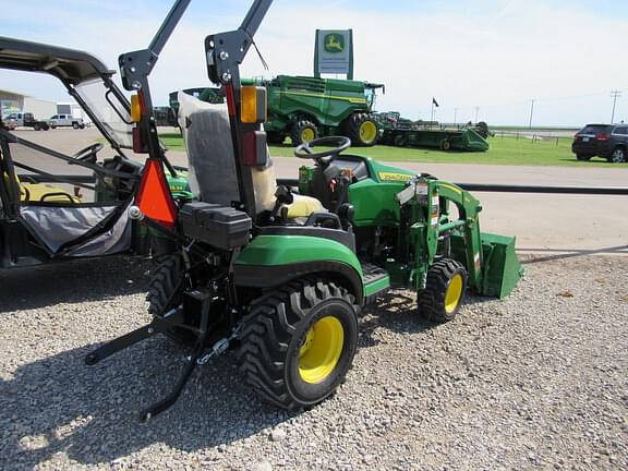 Image of John Deere 1025R equipment image 4