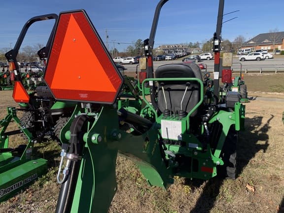 Image of John Deere 1025R equipment image 3