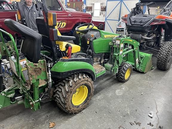 Image of John Deere 1025R equipment image 1