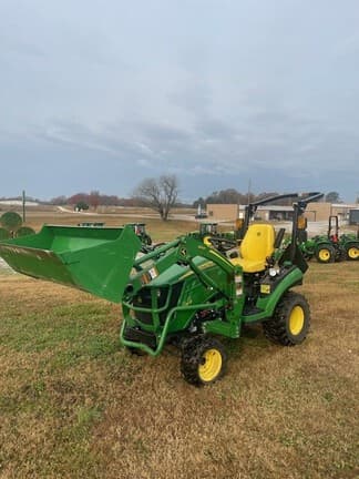 Image of John Deere 1025R equipment image 4