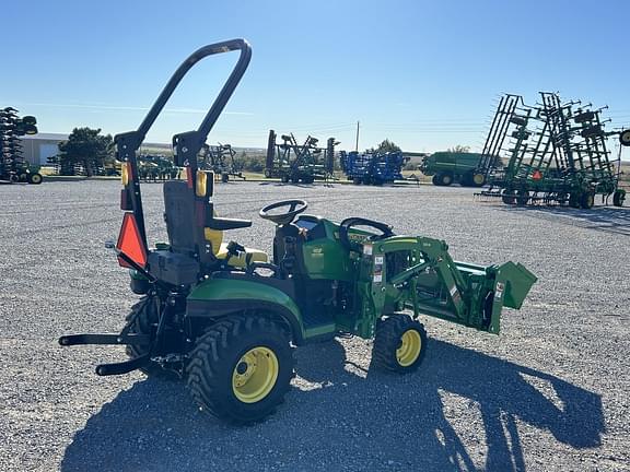 Image of John Deere 1025R equipment image 4