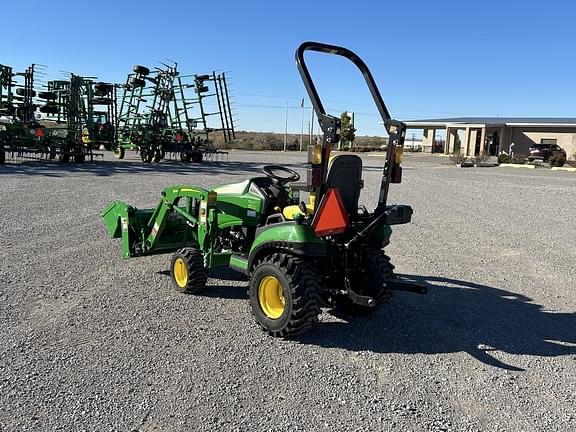 Image of John Deere 1025R equipment image 2