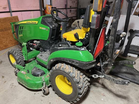 Image of John Deere 1025R equipment image 4