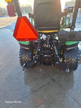 Image of John Deere 1025R equipment image 3
