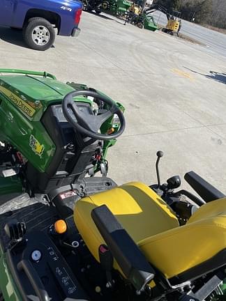 Image of John Deere 1025R equipment image 4